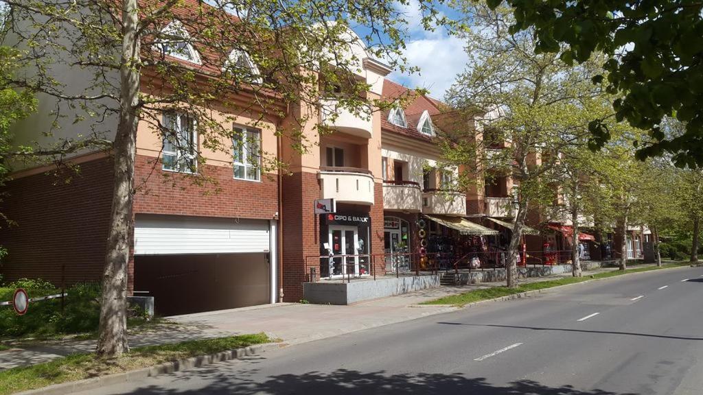 Lola Studio Apartman Hajdúszoboszló Esterno foto