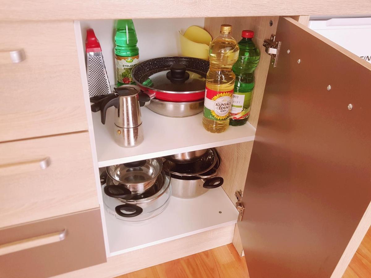 Lola Studio Apartman Hajdúszoboszló Esterno foto
